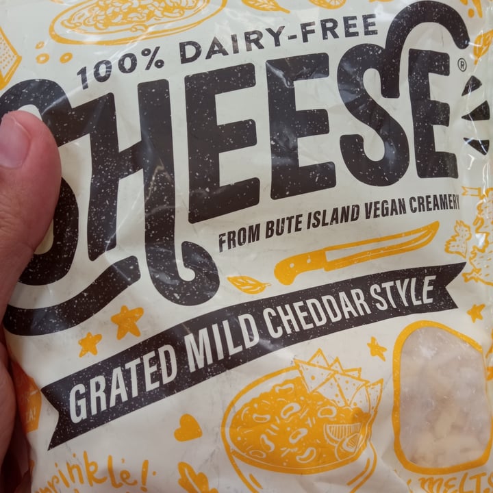 photo of Sheese Queso rallado Grated Mild Cheddar Style shared by @lalocadelosgatos8 on  09 Sep 2021 - review