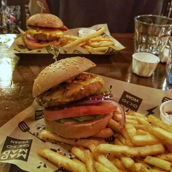 photo of Mad Mad Vegan Rock’n Chick’n shared by @rutasveganas on  11 Mar 2020 - review