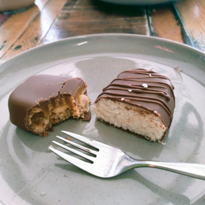 review photo of Nagev Snickers And Bounty Chocolate Bars shared by @pastma on 16 Oct 2021 - review