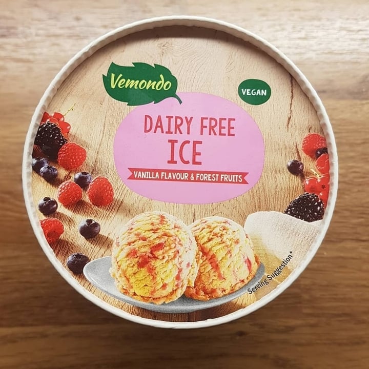 photo of Vemondo Dairy Free Ice Cream, Vanilla And Red Fruits shared by @enkelvegan on  29 Jan 2021 - review