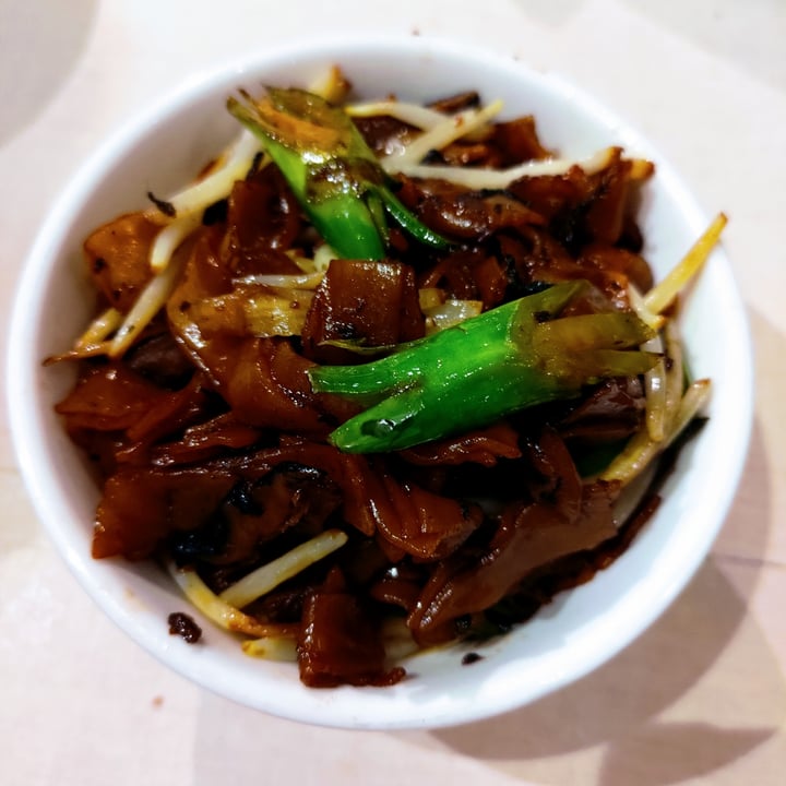 photo of LingZhi Vegetarian - Liat Towers Fried Hor Fun with Preserved Vegetables and Kai Lan shared by @stevenneoh on  05 Jul 2022 - review