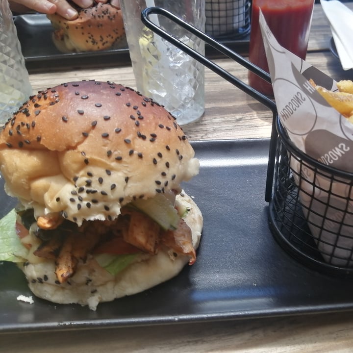 photo of Hudsons The Burger Joint (Gardens) The front line worker shared by @thegreendietitian on  21 Feb 2021 - review