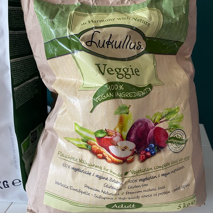 photo of Lukullus lukullus veggie for dogs shared by @ioulia on  24 Jan 2022 - review