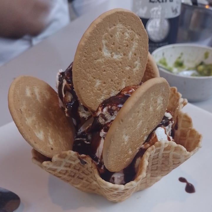 review photo of The Red Pill restaurante Helado de pie de limón shared by @maledictows on 15 Oct 2021 - review