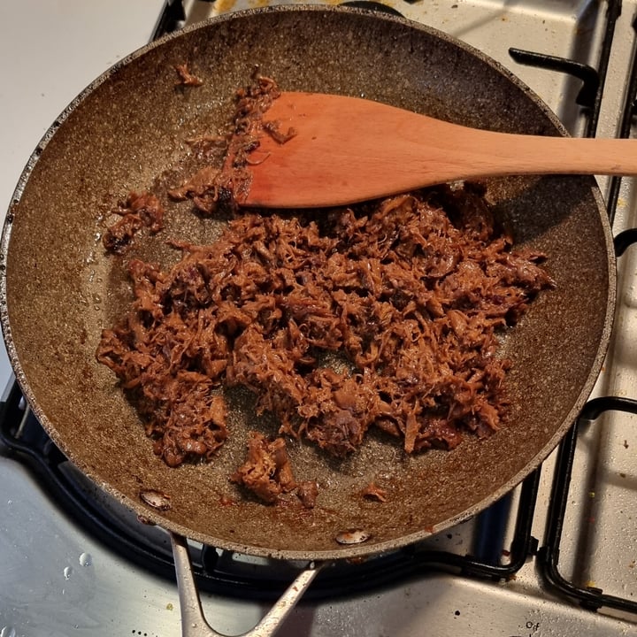 photo of Veef Plant Based Pulled Beef shared by @tomruff on  28 Oct 2021 - review