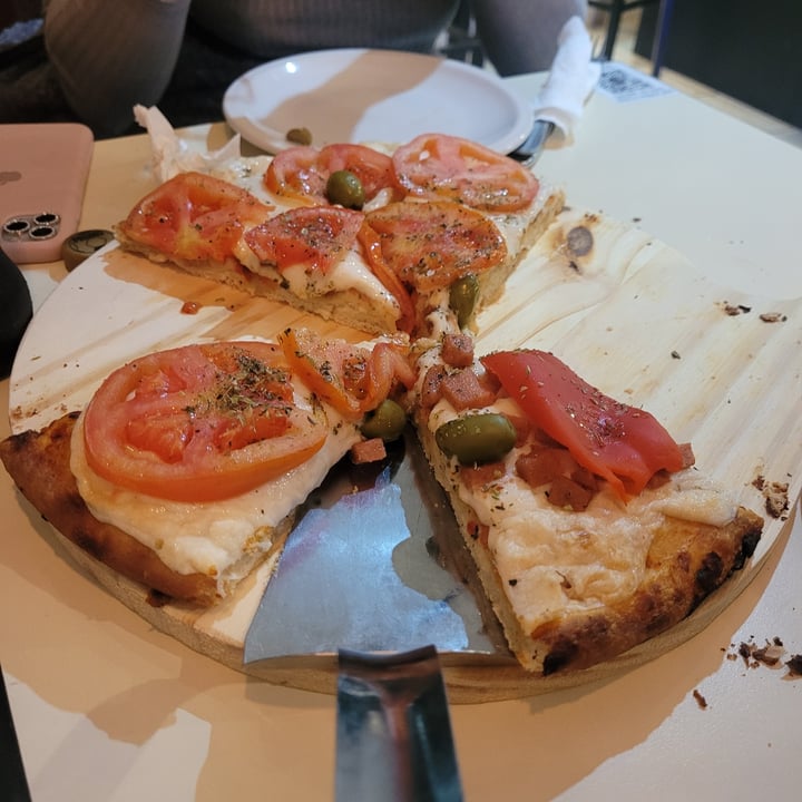 photo of Heaven Vegan Palermo Pizza Muzzarella shared by @verodamico on  24 Sep 2022 - review