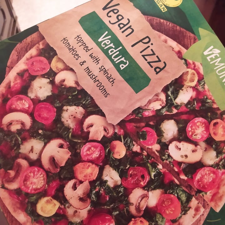 photo of Vemondo Vegan Pizza Verdura with Spinach, Tomatoes & Mushrooms shared by @seminidichia on  16 Jun 2022 - review