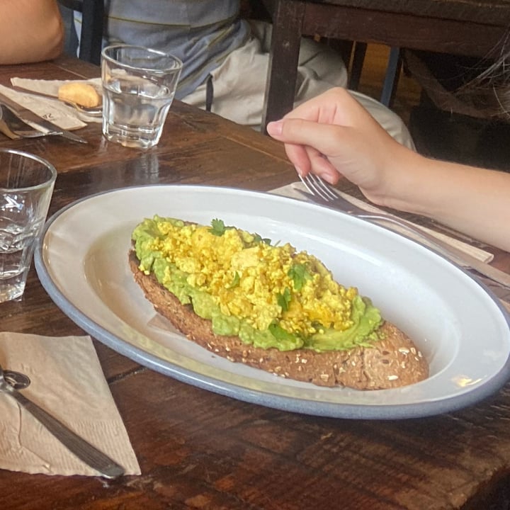 photo of Le Blé Avocado Toast Con Tofu Revuelto shared by @sollcaruso on  28 Jan 2022 - review