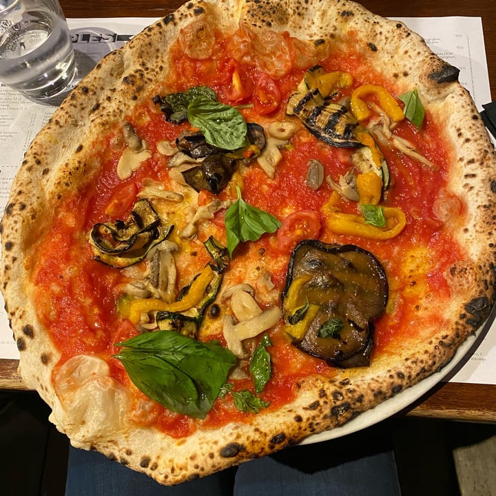 photo of Napples Pizzeria vegetariana rivisitata shared by @plantbasedeguzki on  13 Nov 2022 - review