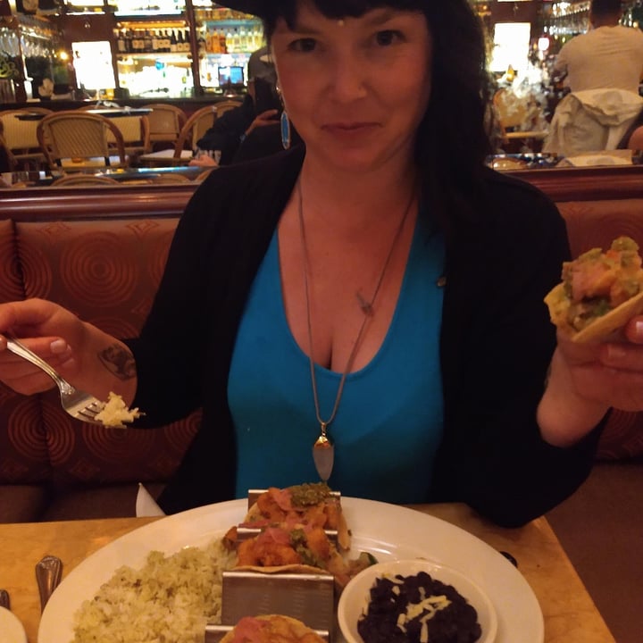 photo of The Cheesecake Factory Cauliflower Tacos shared by @lifefoodie on  28 Jun 2021 - review