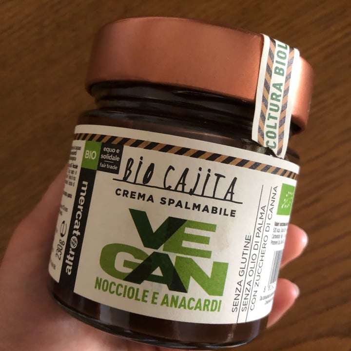 review photo of Bio Cajita VEGAN Nocciole E Anacardi shared by @sarahloveanimols22 on 21 May 2022 - review