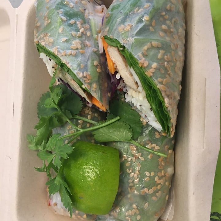 review photo of CactusCat Bar Rollos vietnamitas shared by @ferbcn on 15 May 2020 - review