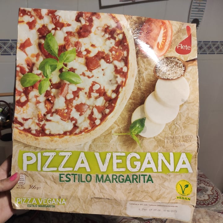 photo of Flete Pizza Vegana Estilo Margarita shared by @crispichispi on  29 Oct 2022 - review