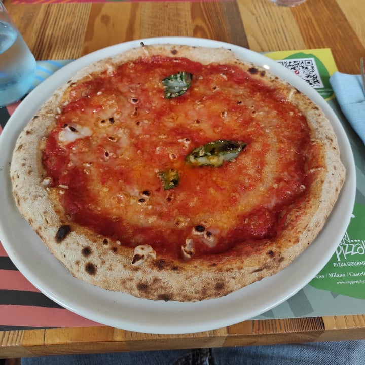 photo of Capperi che Pizza Margherita Vegan shared by @francescobussola on  14 Apr 2022 - review