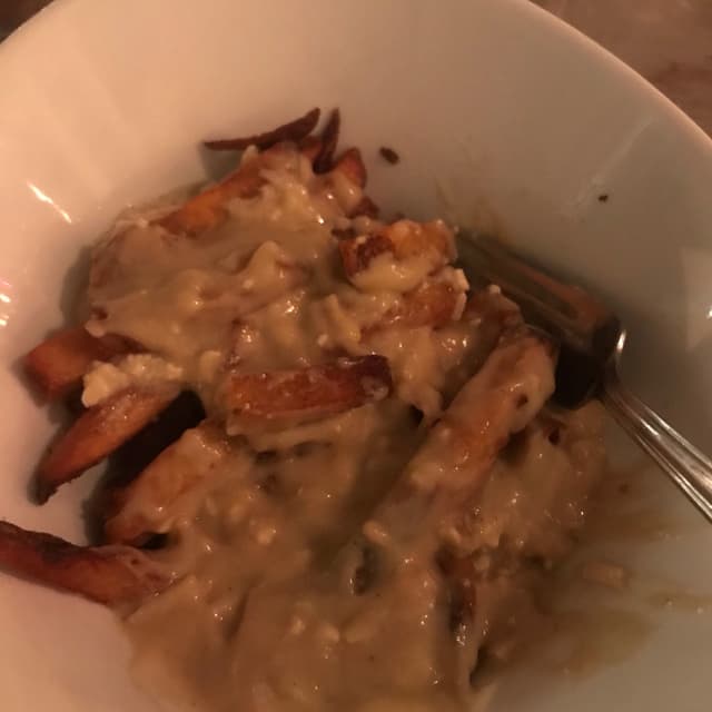 「Fries with Poutine」の料理の写真