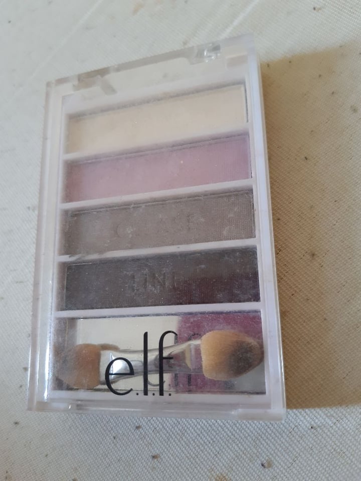 photo of e.l.f. Cosmetics Jogo de sombra Elf shared by @veganeirando on  30 Mar 2020 - review