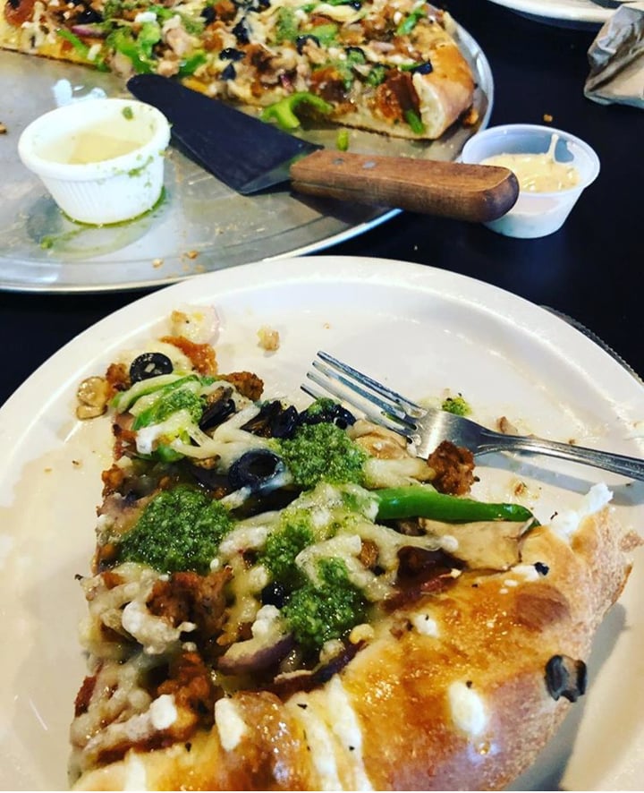photo of Rudy's Gourmet Pizza The big veggie ru vegan pizza shared by @ericaveg on  11 Apr 2018 - review