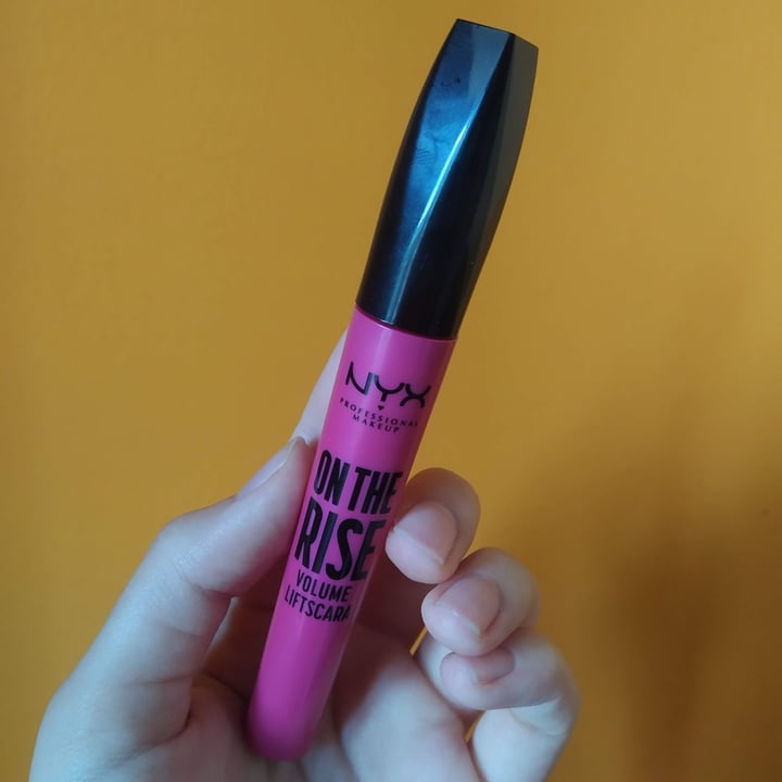 review photo of NYX Cosmetics On the rise volume mascara shared by @chloebotta on 06 Sep 2022 - review