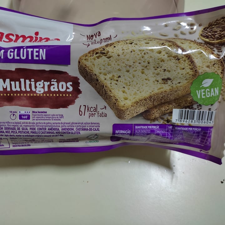 review photo of Jasmine Pão Tradicional Sem Glúten shared by @claudianaufal on 24 Apr 2022 - review