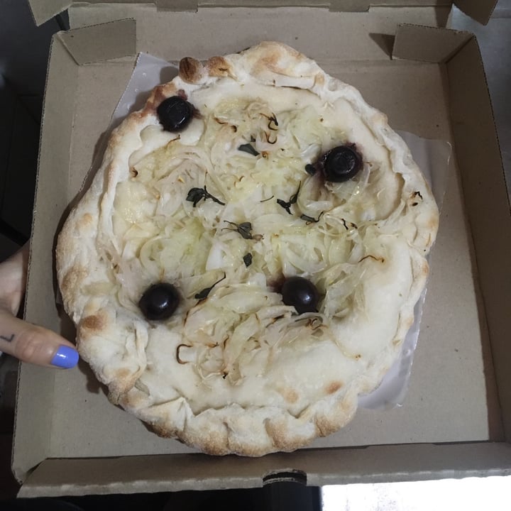 photo of Mudrá Pizza fugazetta shared by @lauchis on  14 Jul 2021 - review