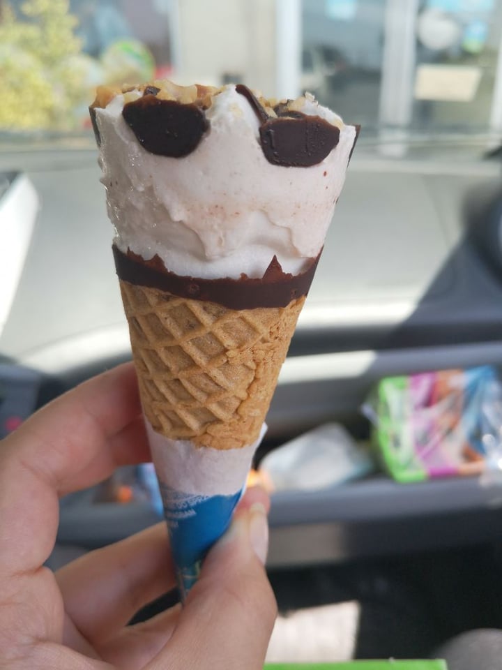 photo of Bresler Cornetto shared by @meliahge on  20 Feb 2020 - review