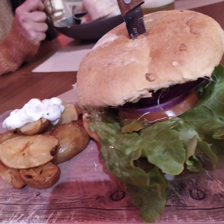 photo of Viva Burger Chingona shared by @trajkovskagutierrez on  07 Feb 2022 - review
