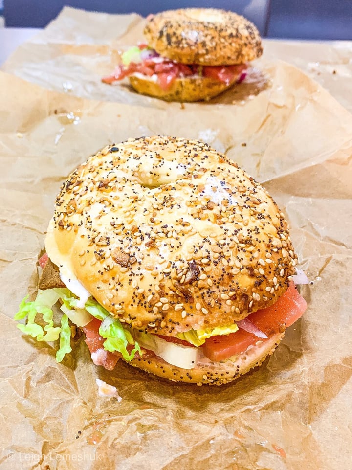 review photo of LUHV VEGAN DELI Lox on a bagel shared by @greenandgreykitchen on 02 Feb 2019 - review