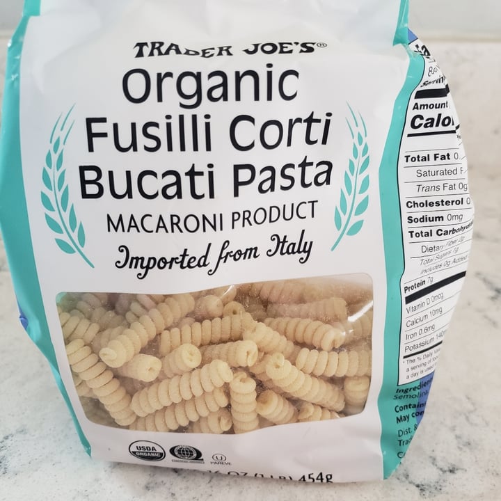 photo of Trader Joe's Organic Fusilli Corti Bucati Pasta shared by @rachelanninmn on  01 Jun 2022 - review