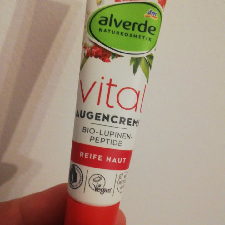 photo of Alverde Naturkosmetik vital contorno occhi lupini shared by @tonigi on  25 May 2022 - review