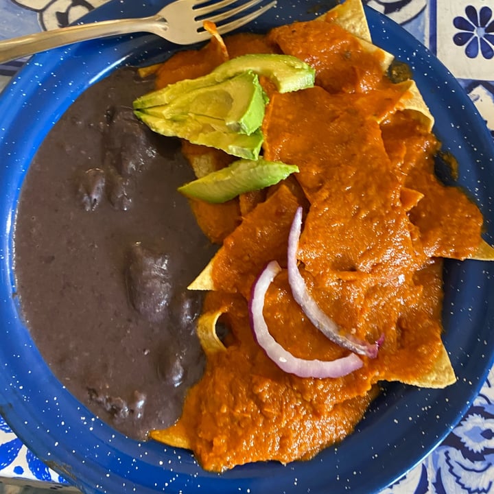 photo of Esquina Bajan Chilaquiles Chilaquiles Gordolfo shared by @akgonzd on  01 Oct 2021 - review