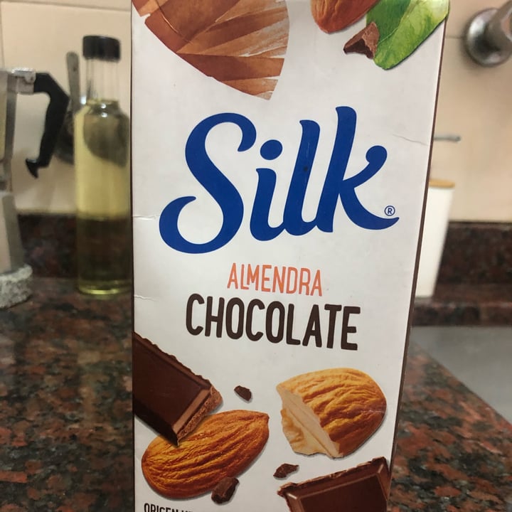 photo of Silk Almendra chocolate shared by @florrcita on  13 Nov 2021 - review