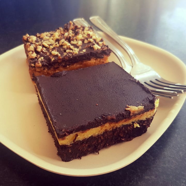 photo of Friendly Snackbar Nanaimo Bar & Chocolate Peanut Butter Bar shared by @danni on  14 Jul 2018 - review