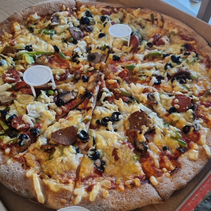 photo of Papa John's Pizza The Vegan Works shared by @aamanda82 on  25 Jul 2021 - review