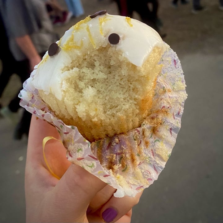 review photo of lo que sea vegano Muffin De Limón shared by @meliescosteguy on 21 Sep 2022 - review