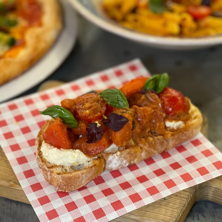 photo of Jamie's Italian Tomato Crostini shared by @veggiexplorer on  16 Apr 2021 - review