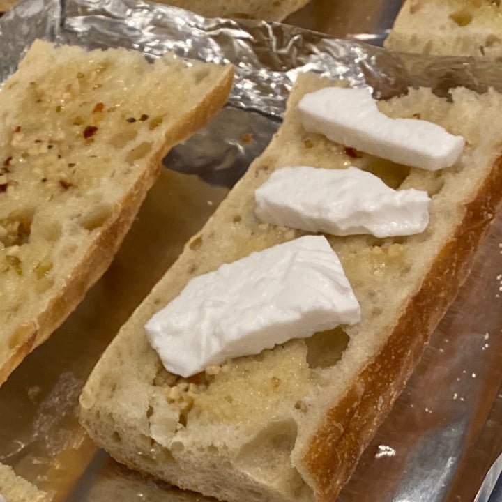 photo of Trader Joe's Vegan Feta Cheese Alternative shared by @snl017 on  30 Dec 2021 - review