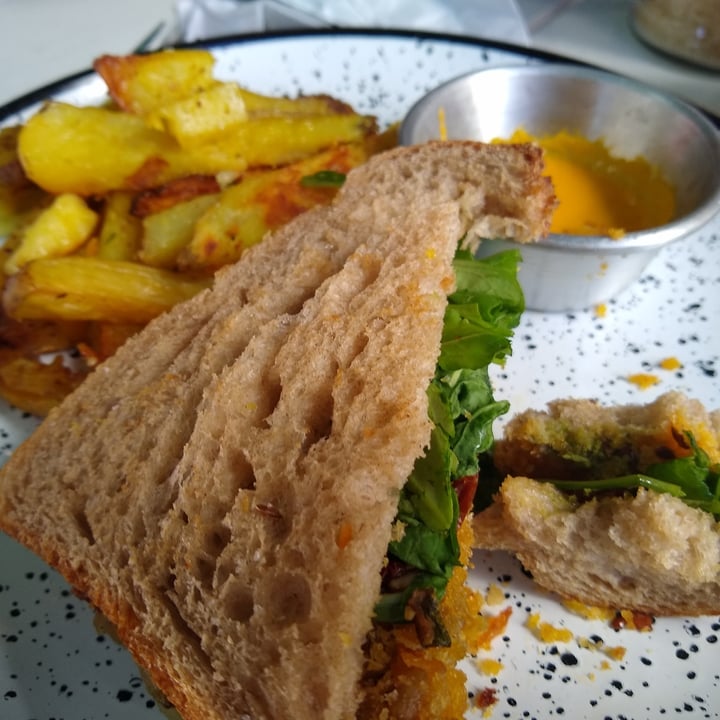 review photo of Kali Plant-Based Sandwich De Milanesa De Hongos shared by @leonelvonk on 01 Mar 2022 - review