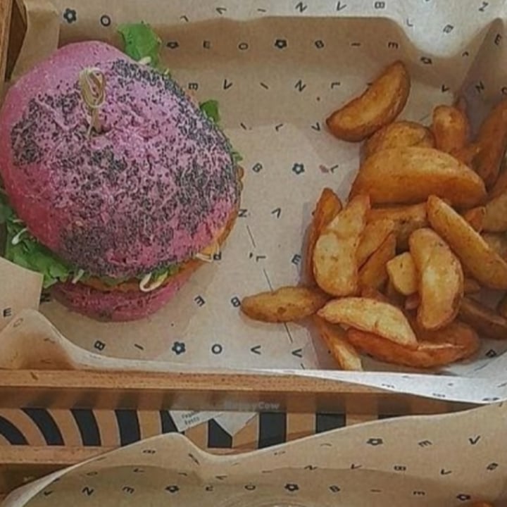 photo of Flower Burger cherry bomb shared by @ire97 on  14 Jun 2022 - review