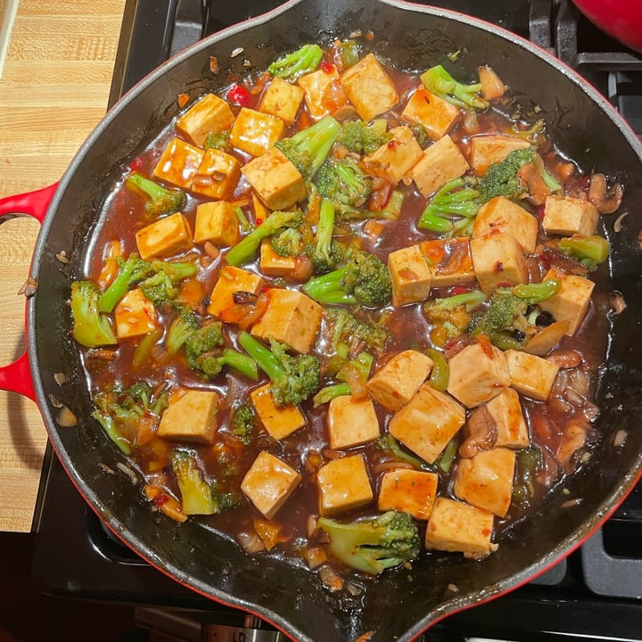 photo of Trader Joe's General Tsao Stir Fry Sauce shared by @tinkledink on  13 Jan 2022 - review