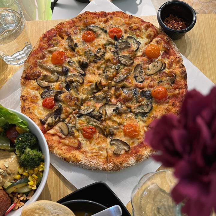 photo of Sove Truffle Mushroom Medley Pizza shared by @qmh on  25 Sep 2022 - review
