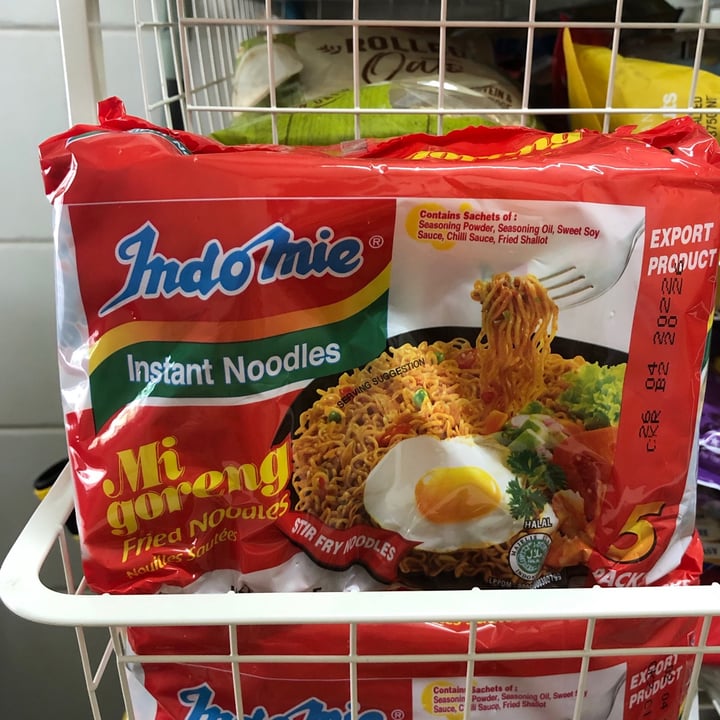 photo of Indomie Mi goreng Hot & Spicy Instant Noodles shared by @ajah on  04 Sep 2021 - review