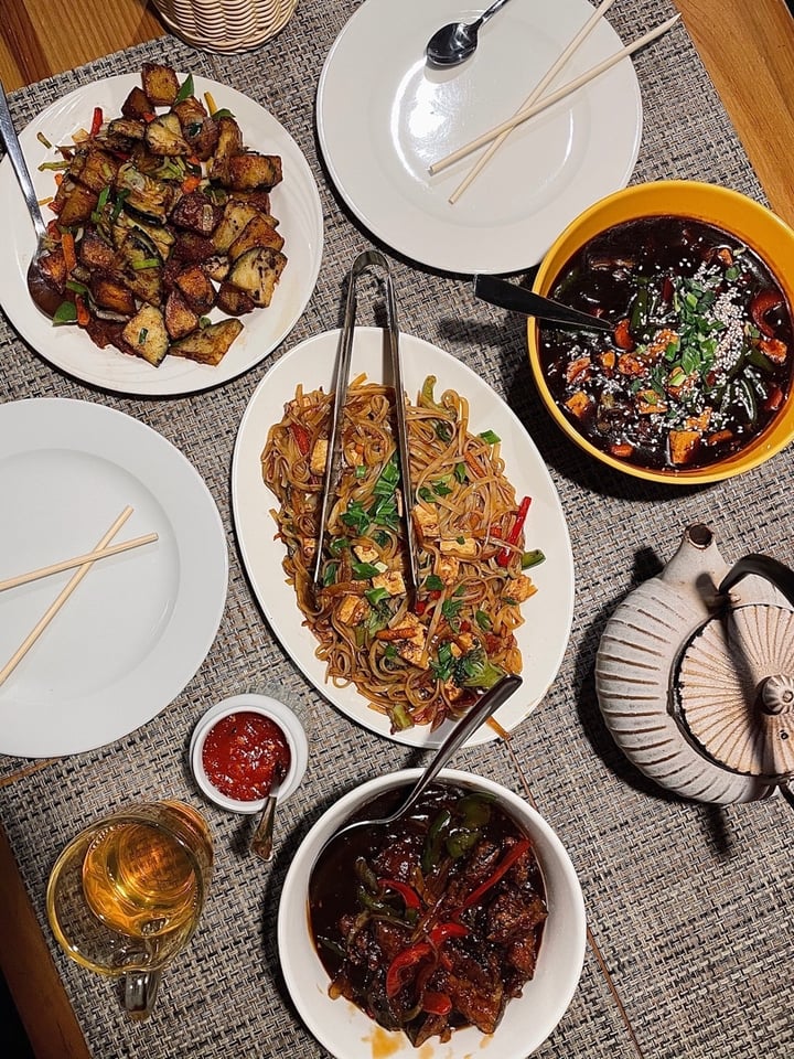 review photo of China Red Tofu rice noodles; Crispy egg plant; 🍆 Tofu & vegetables sauce; Baked vegetables, potato, zucchini, bell peppers.🥔🧄 Chili house sauce🌶🌶 shared by @sksaarik on 06 Dec 2020 - review