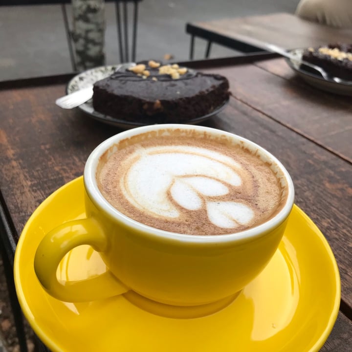 review photo of No Coffee No Prana Cafe con Leche Vegetal shared by @emilianogreco on 10 Apr 2021 - review