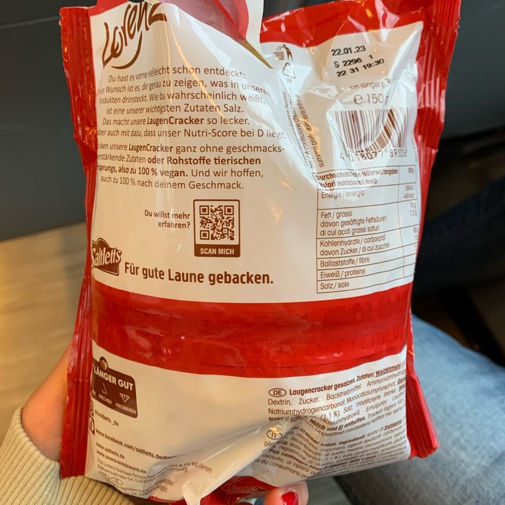 review photo of Saltletts Laugen Cracker shared by @veggiegoesvegan on 16 Sep 2022 - review