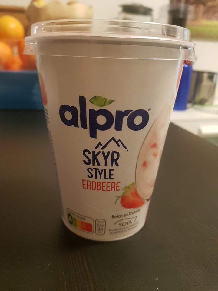 review photo of Alpro SKYR Style Erdbeere shared by @amylarien on 28 Nov 2019 - review