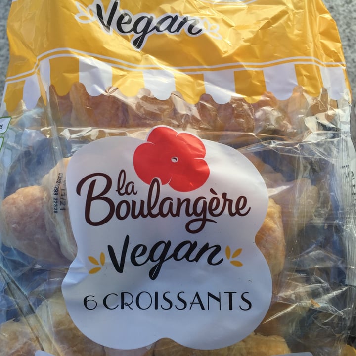 photo of La Boulangère Vegan Croissant 🥐 shared by @naomivegan on  02 Nov 2021 - review