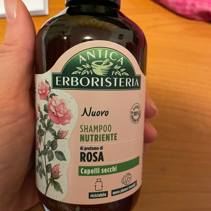 photo of Antica erboristeria Shampoo nutriente rosa selvatica shared by @valexxx on  21 Nov 2022 - review
