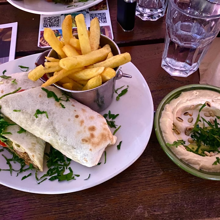 photo of Zeil Kitchen Beyond Wrap And Hummus shared by @sfiziboom on  03 Oct 2021 - review