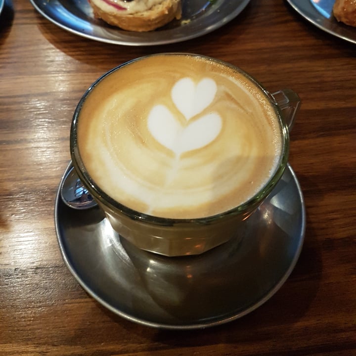 photo of Cigaló Specialty Coffee Latte con leche de cajú shared by @mirianmaza on  06 May 2022 - review