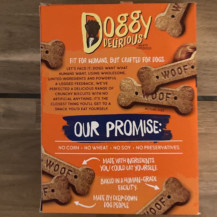 review photo of Doggy Delirious Crunchy Biscuits Peanut Butter-Licious Flavor shared by @veganosaventureros on 17 Feb 2022 - review